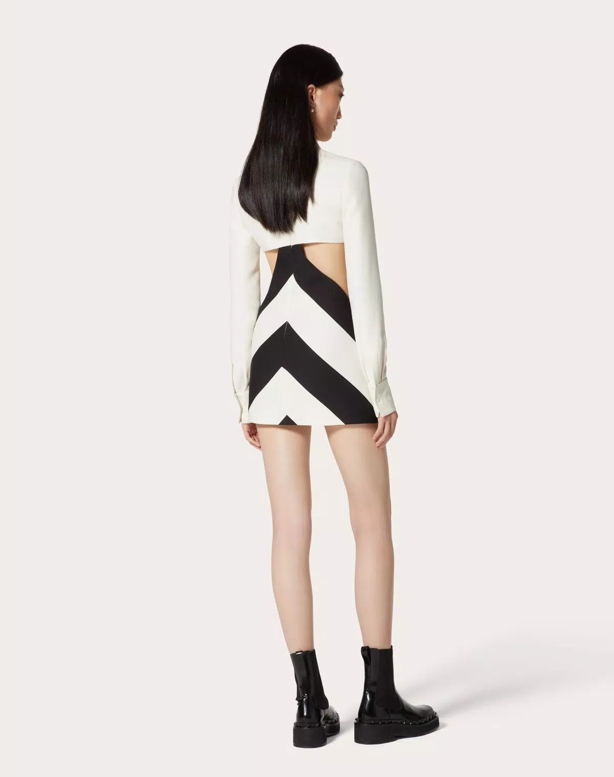 Valentino o1s1wg110625 Strhype Crepe Couture Short Dress in White Size M / US 6-8 / IT 42-44 - 5 Thumbnail