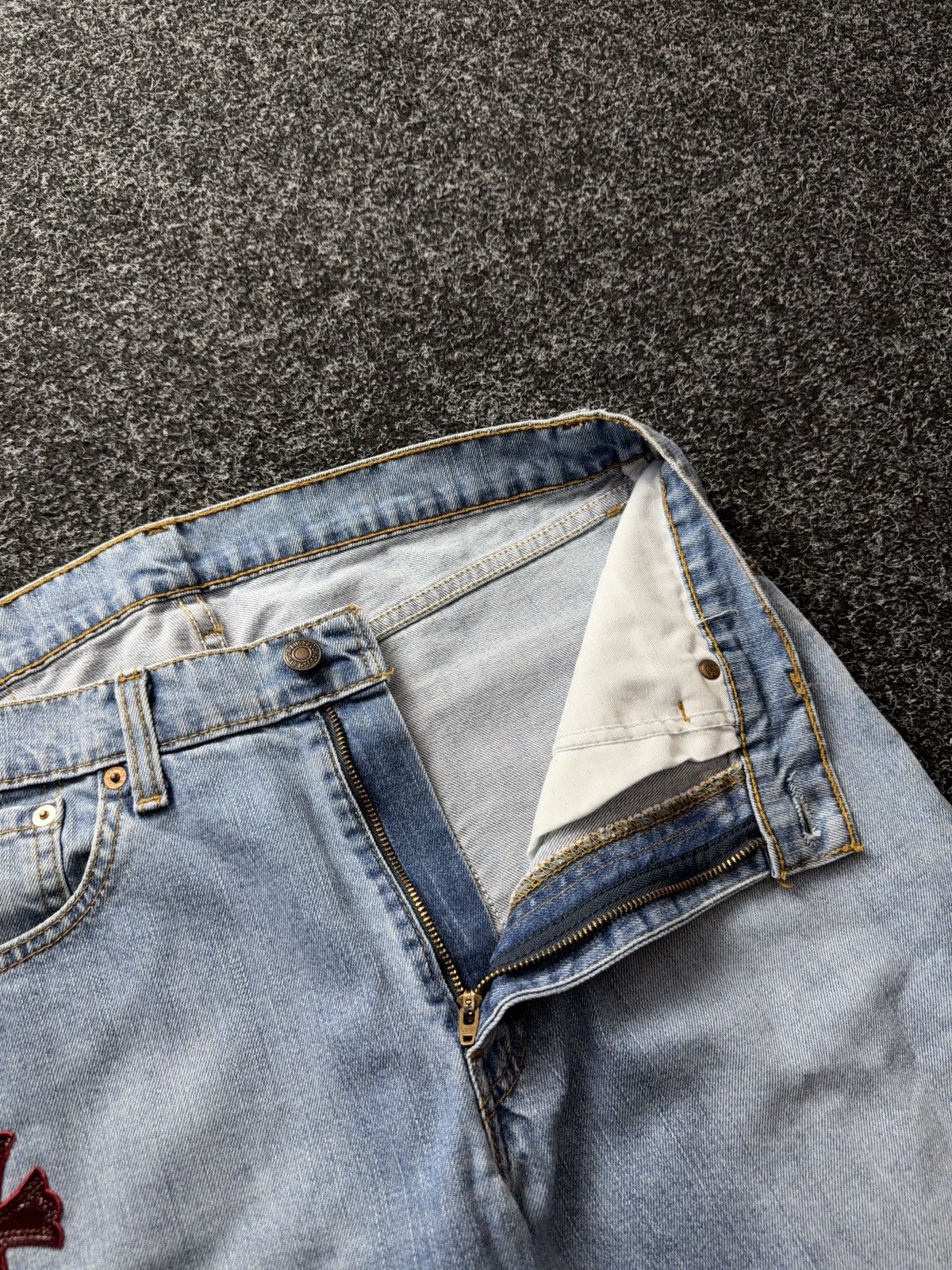 Levi's Vintage Clothing Vintage 90s Custom Chrome Hearts Style Cross Denim Jeans Size US 33 - 11 Thumbnail