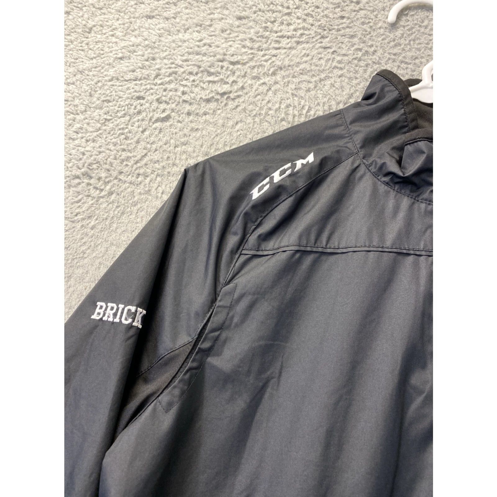 Vintage VINTAGE CCM Nylon Windbreaker Jacket Men Small Black Arvada Hockey 90s-00s Size US S / EU 44-46 / 1 - 4 Thumbnail