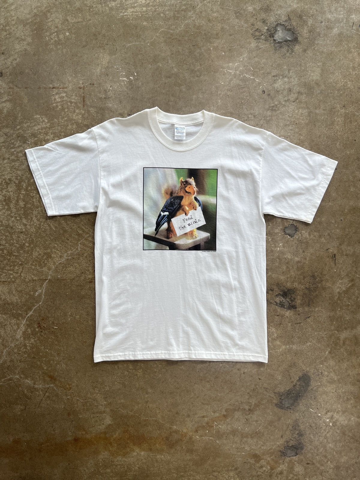 Vintage Vintage 2001 Feed the Birds Squirrel Photo Nature Tee Large Size US L / EU 52-54 / 3 - 2 Thumbnail