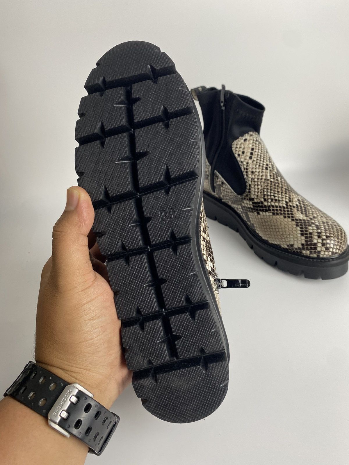 Other Bussola Style Chelsea Boot Snake leather design Size US 9 / IT 39 - 4 Thumbnail