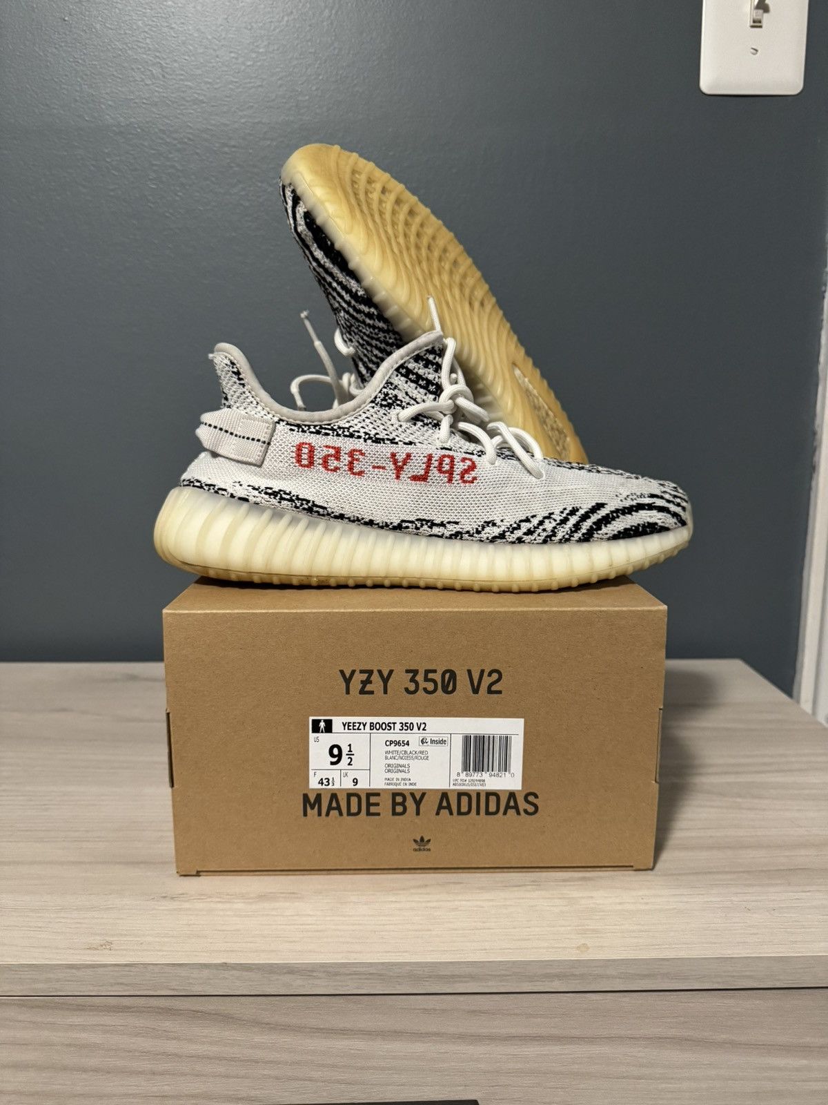Yeezy Adidas Yeezy Boost 350 V2 Zebra Size US 9.5 / EU 42-43 - 1 Thumbnail