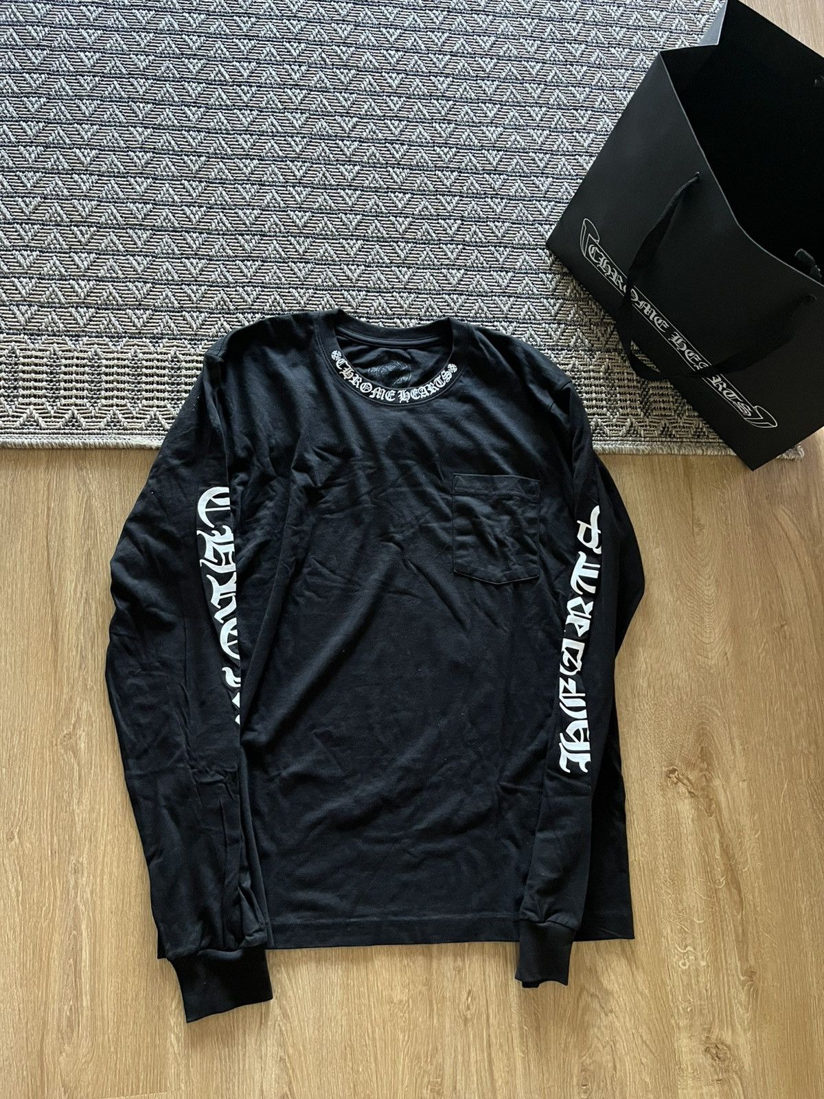 Chrome Hearts Chrome hearts long sleeve neck logo brand new full set Size US L / EU 52-54 / 3 - 1 Thumbnail