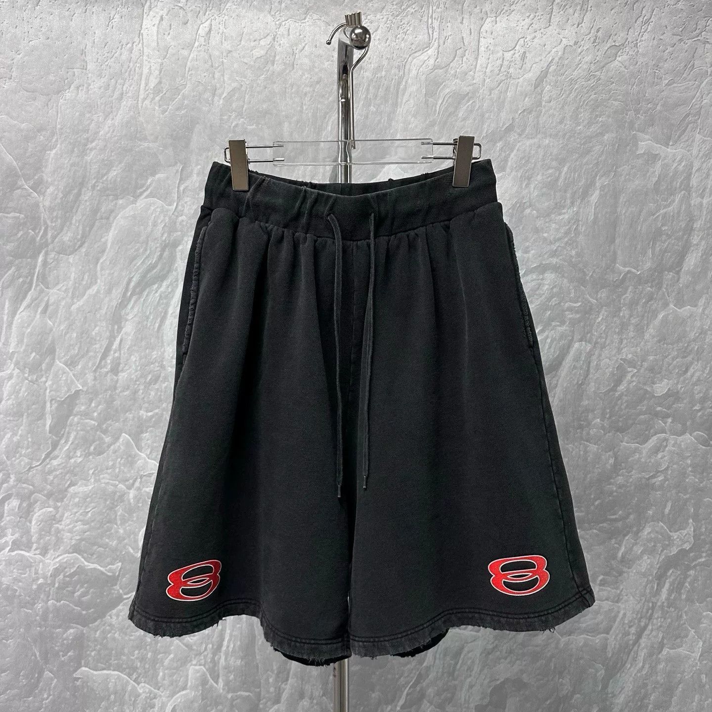Balenciaga balenciaga ss24 vintage print shorts size large Size US 44 / EU 60 - 1 Thumbnail