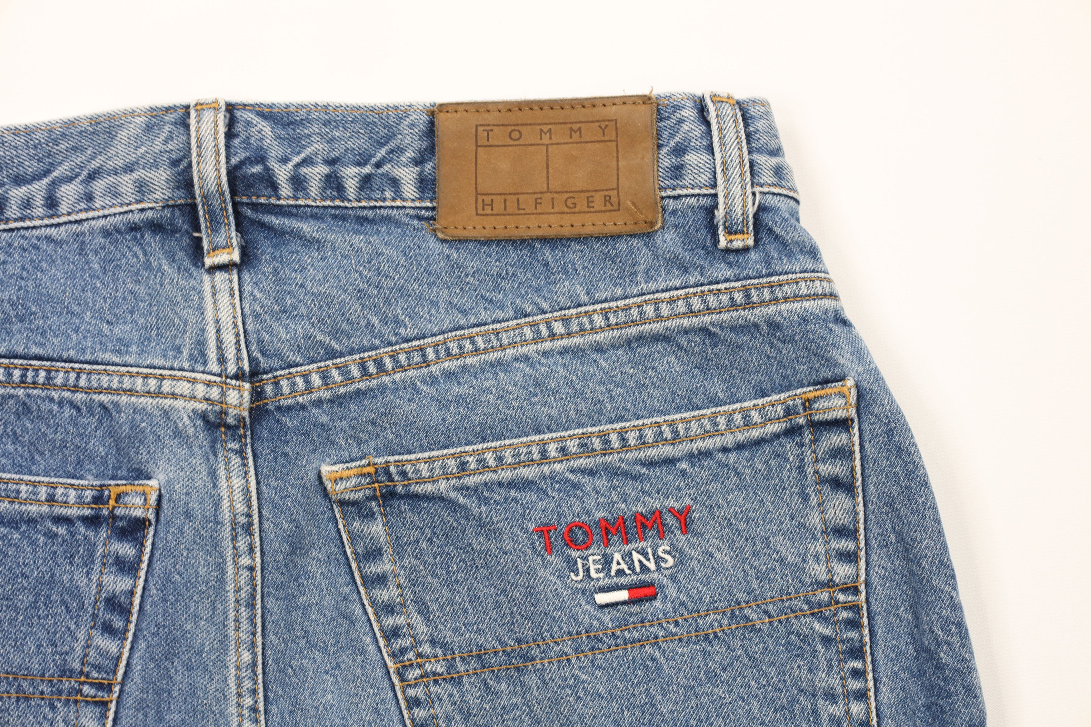 Tommy Hilfiger × Vintage Vintage 90s Tommy Hilfiger Denim Jean Shorts Jorts Blue Size US 34 / EU 50 - 9 Thumbnail