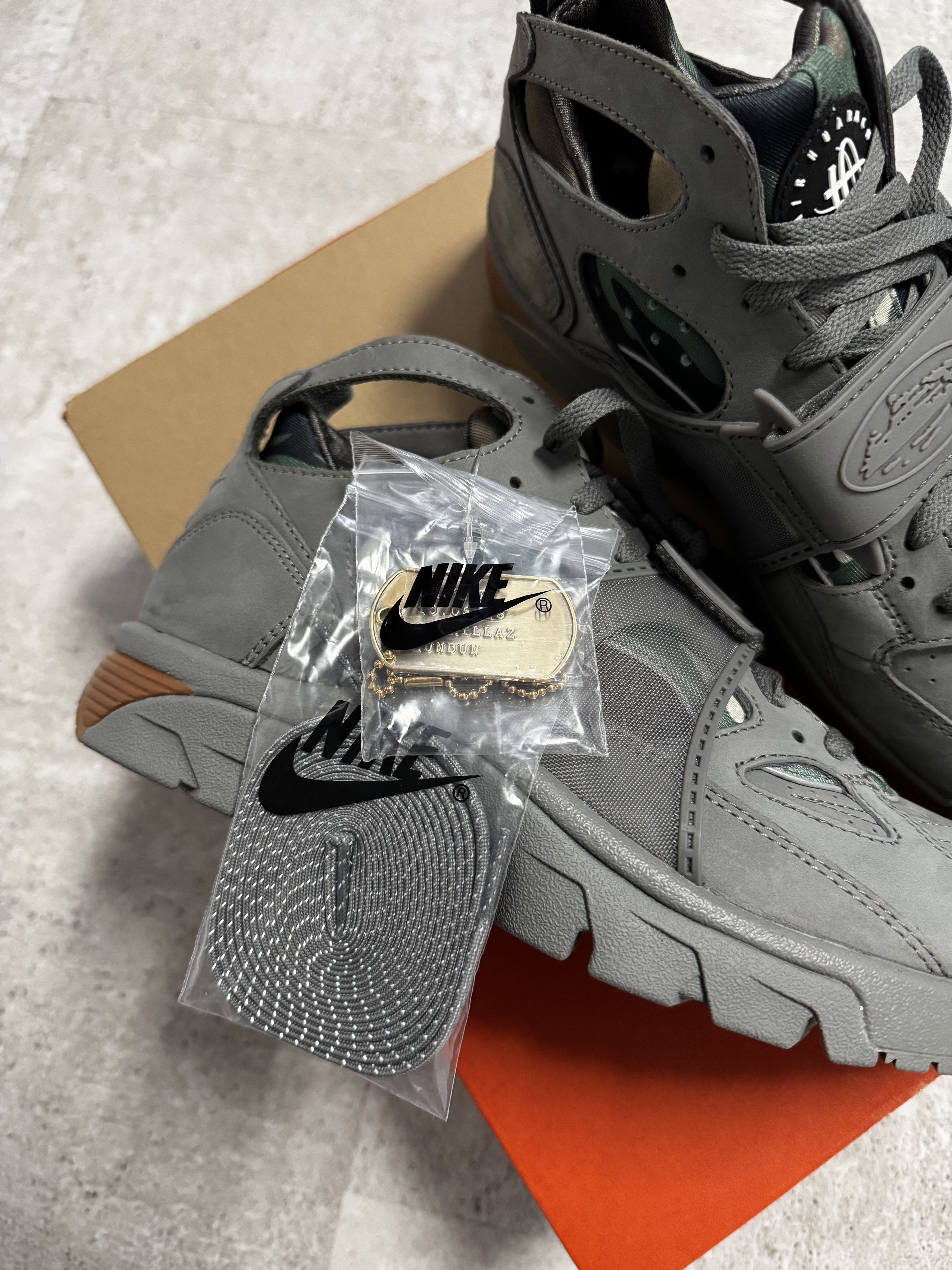 Corteiz Corteiz x Nike Air Huarache - Gully Grey Size US 9.5 / EU 42-43 - 5 Thumbnail