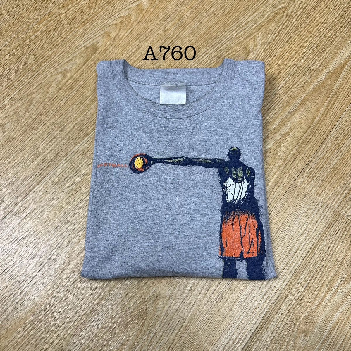 Nike Vintage Nike Basketball Tshirt A760 Size US M / EU 48-50 / 2 - 12 Thumbnail