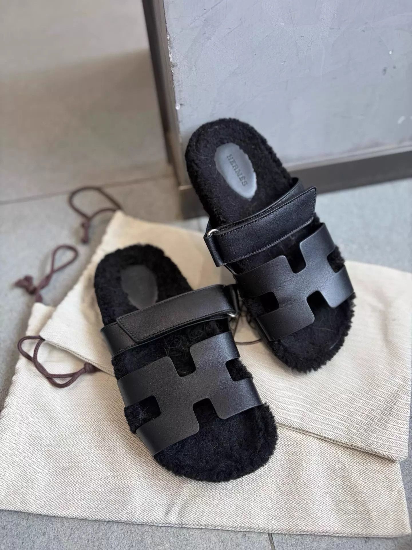 Hermes Hermes Black Lamb Slippers 37 New FW dust bag Size US 6.5 / IT 36.5 - 2 Thumbnail
