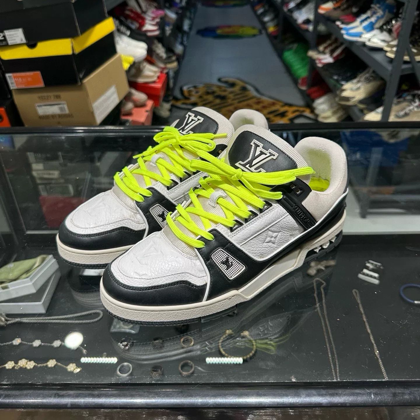 Louis Vuitton Louis Vuitton Trainer Black White Emboss Size US 10.5 / EU 43-44 - 1 Thumbnail
