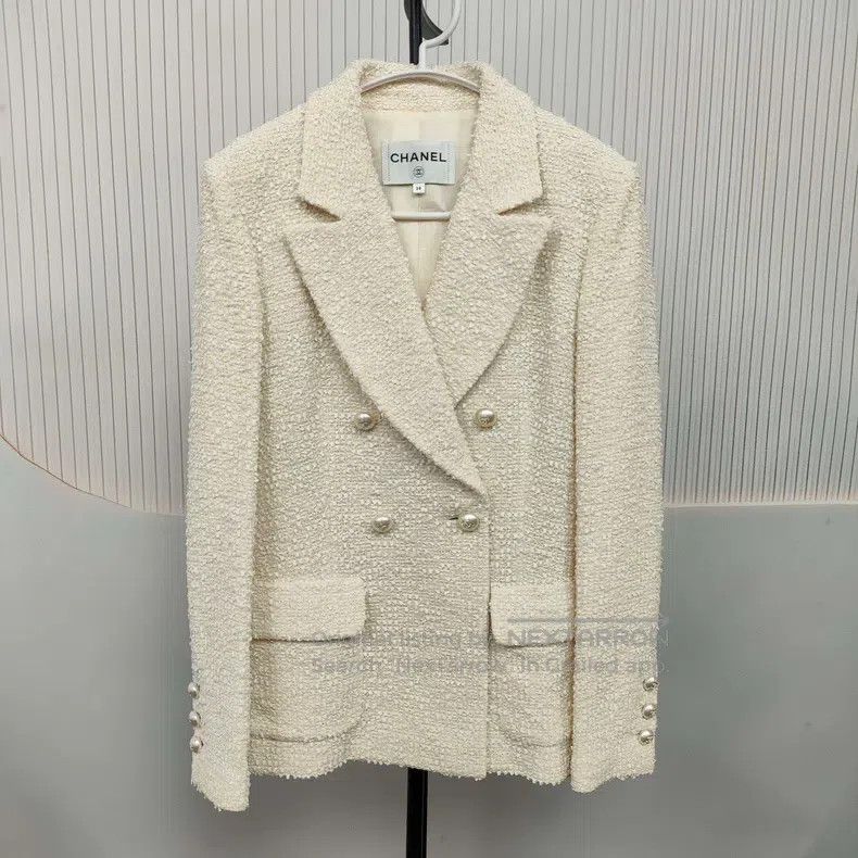 Chanel Chanel Cruise series beige jacket Size XS / US 0-2 / IT 36-38 - 1 Thumbnail
