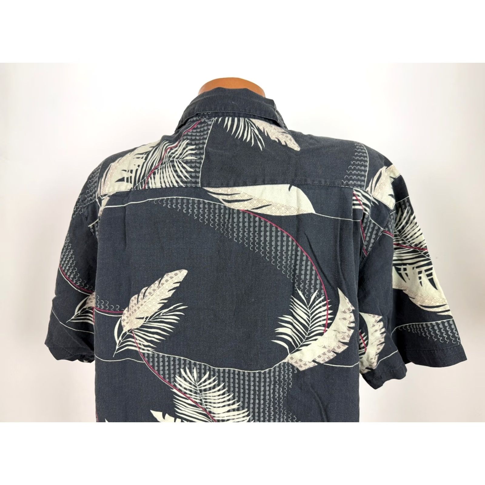 MCM VINTAGE Aureus Shirt Men L Geometric Hawaiian 90s Silk Cotton Button-Up (MCM, Tiki) Black Short Sleeve” Size US L / EU 52-54 / 3 - 7 Thumbnail