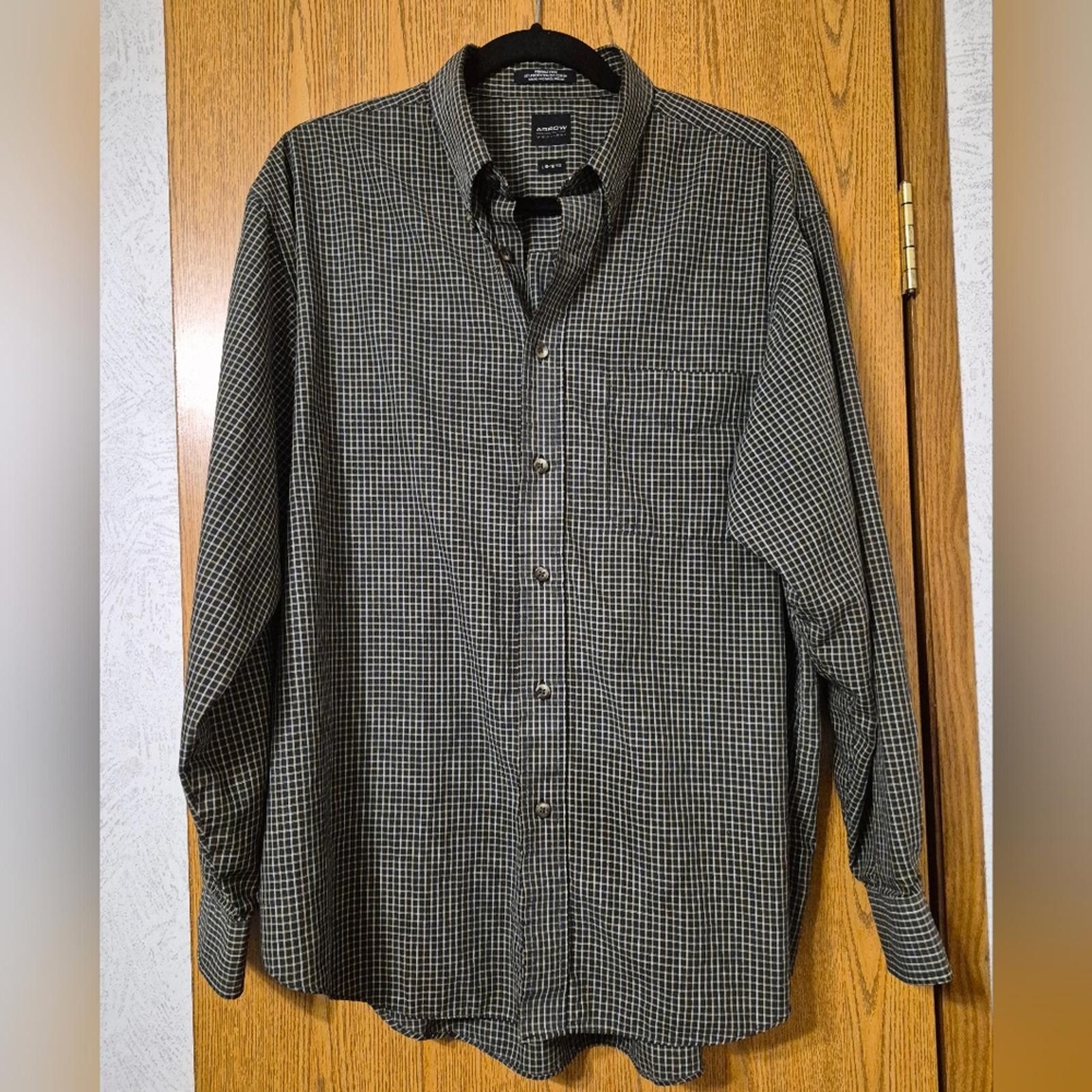 Arrow Arrow Brown/Black and White Plaid Shirt Large 16-16 1/2 Size US L / EU 52-54 / 3 - 1 Thumbnail