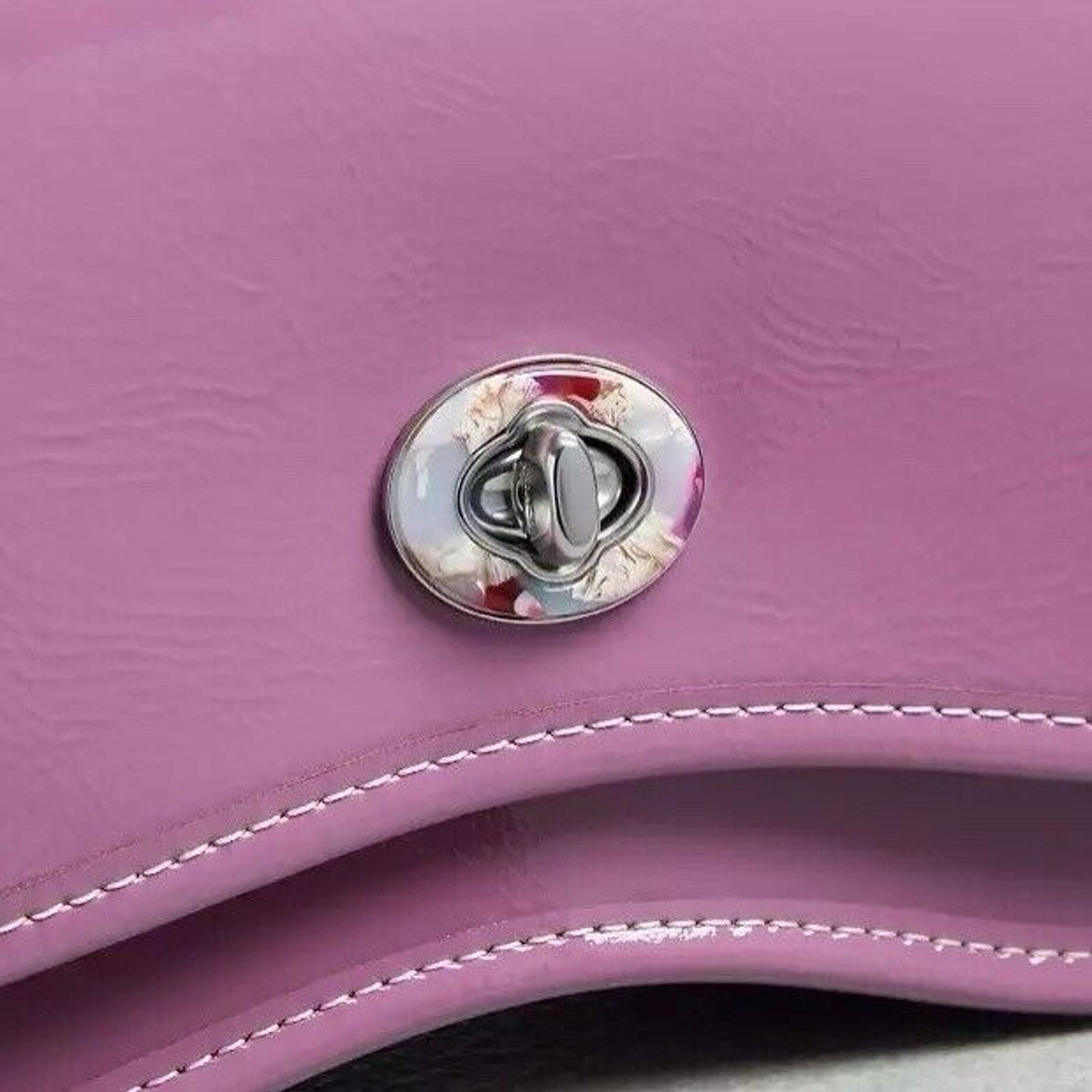 Coach NWT Coach Wavy Dinky Bag In Crinkle CQ056 Berry Size ONE SIZE - 11 Thumbnail