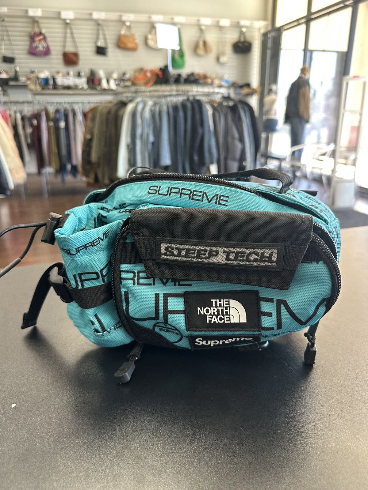 k*9様 Supreme/North Face Steep Tech Waist Supreme The North Face Steep Tech Waist Bag Black Dragon - FW22 - US