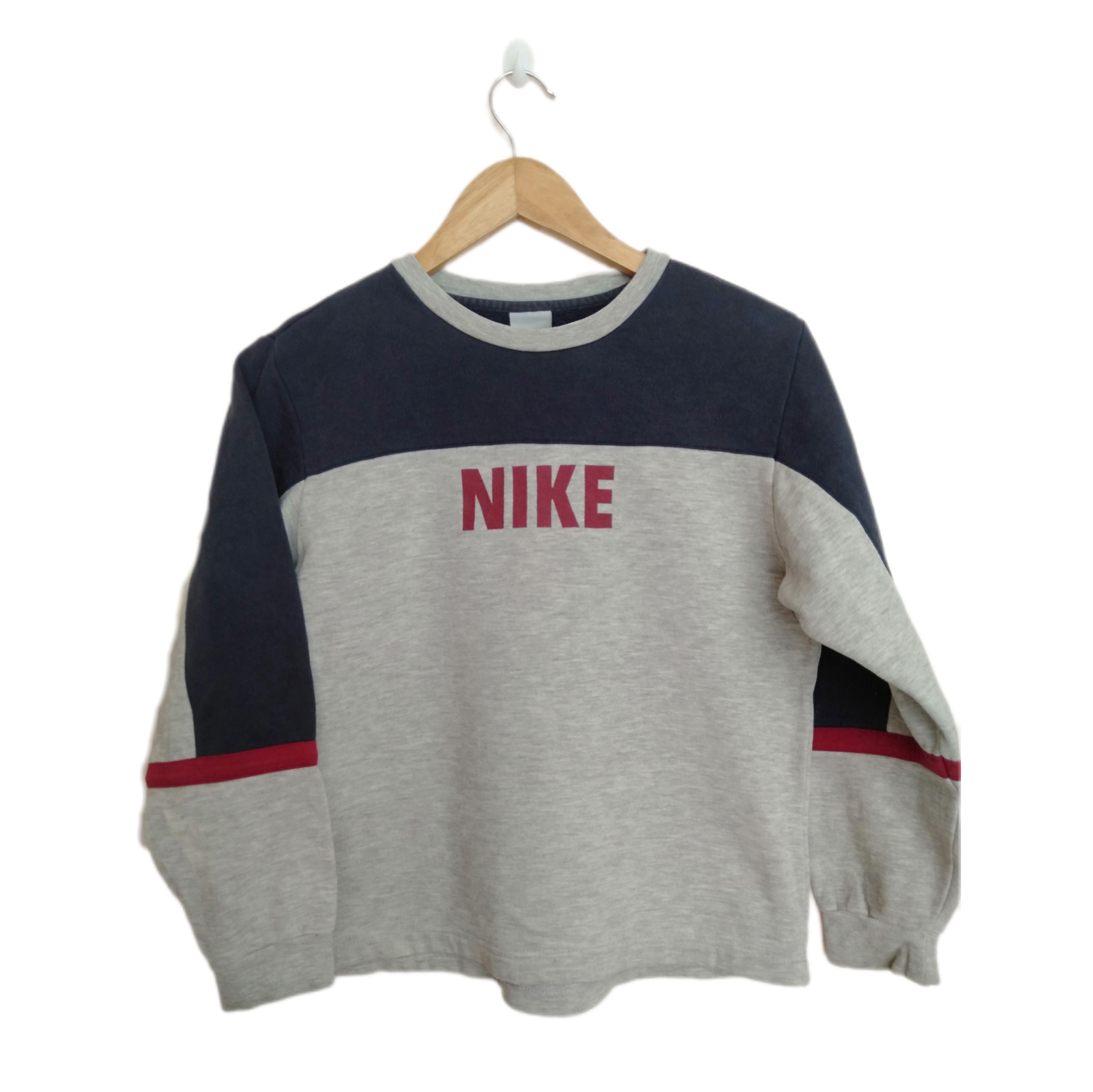Nike Nike Streetwear Y2K Sweatshirt Size US S / EU 44-46 / 1 - 1 Thumbnail