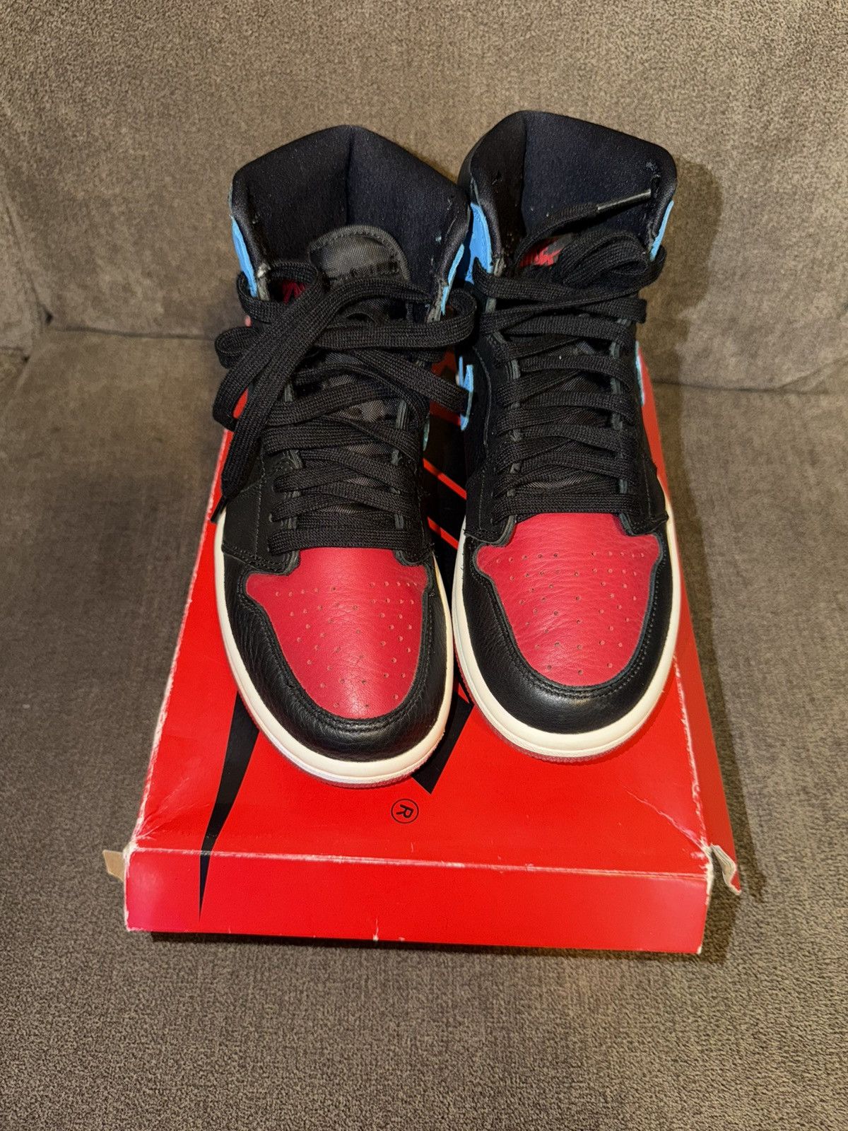 Jordan Brand Size 5.5Y/ 7W- Jordan 1 High OG UNC To Chicago 2020 Size US 5.5 / EU 38 - 1 Thumbnail