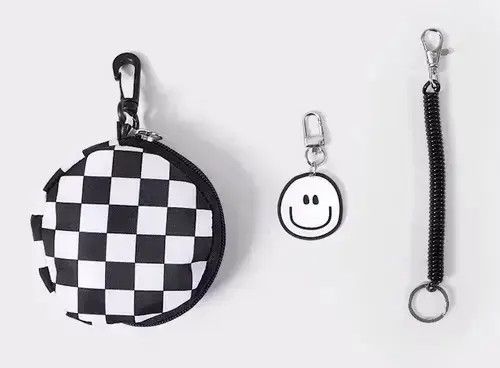 Other Fashion checkerboard plaid smiley face coin pouch bag Size ONE SIZE - 2 Thumbnail
