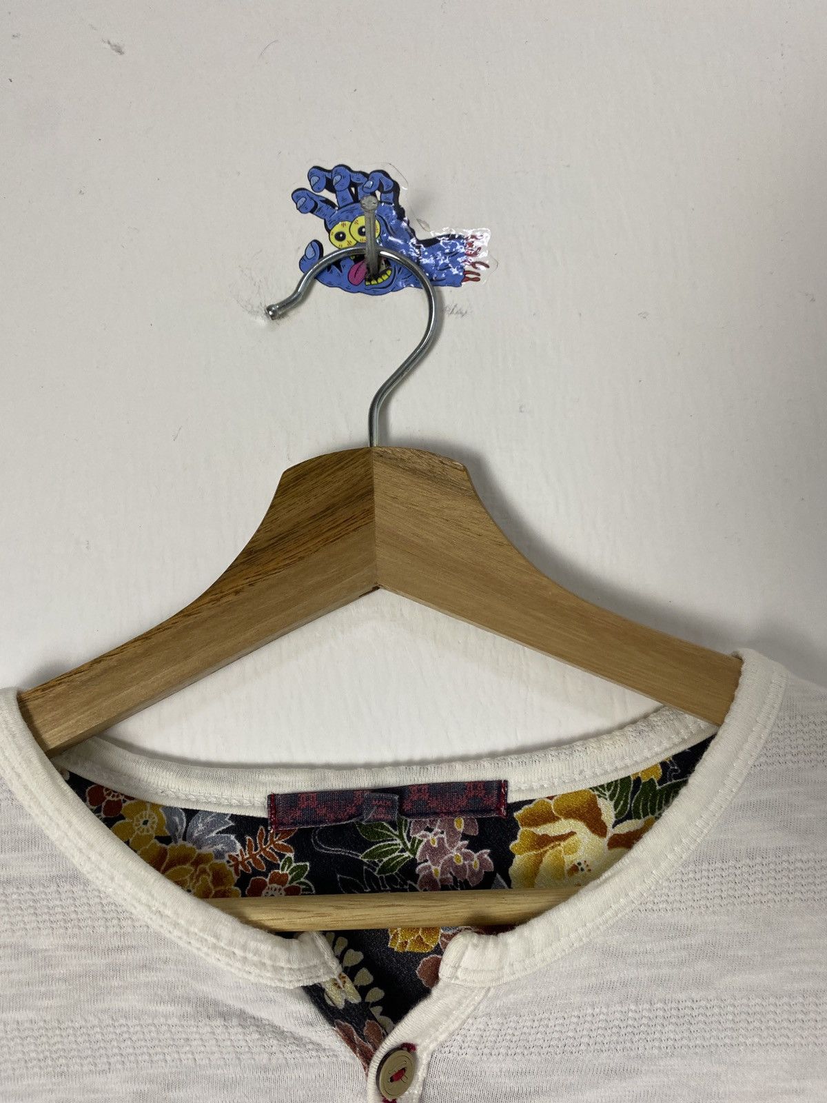 20471120 × Japanese Brand × Vintage Sukajan Koi Sakura Embroidered Japan Tee Size US XL / EU 56 / 4 - 7 Thumbnail