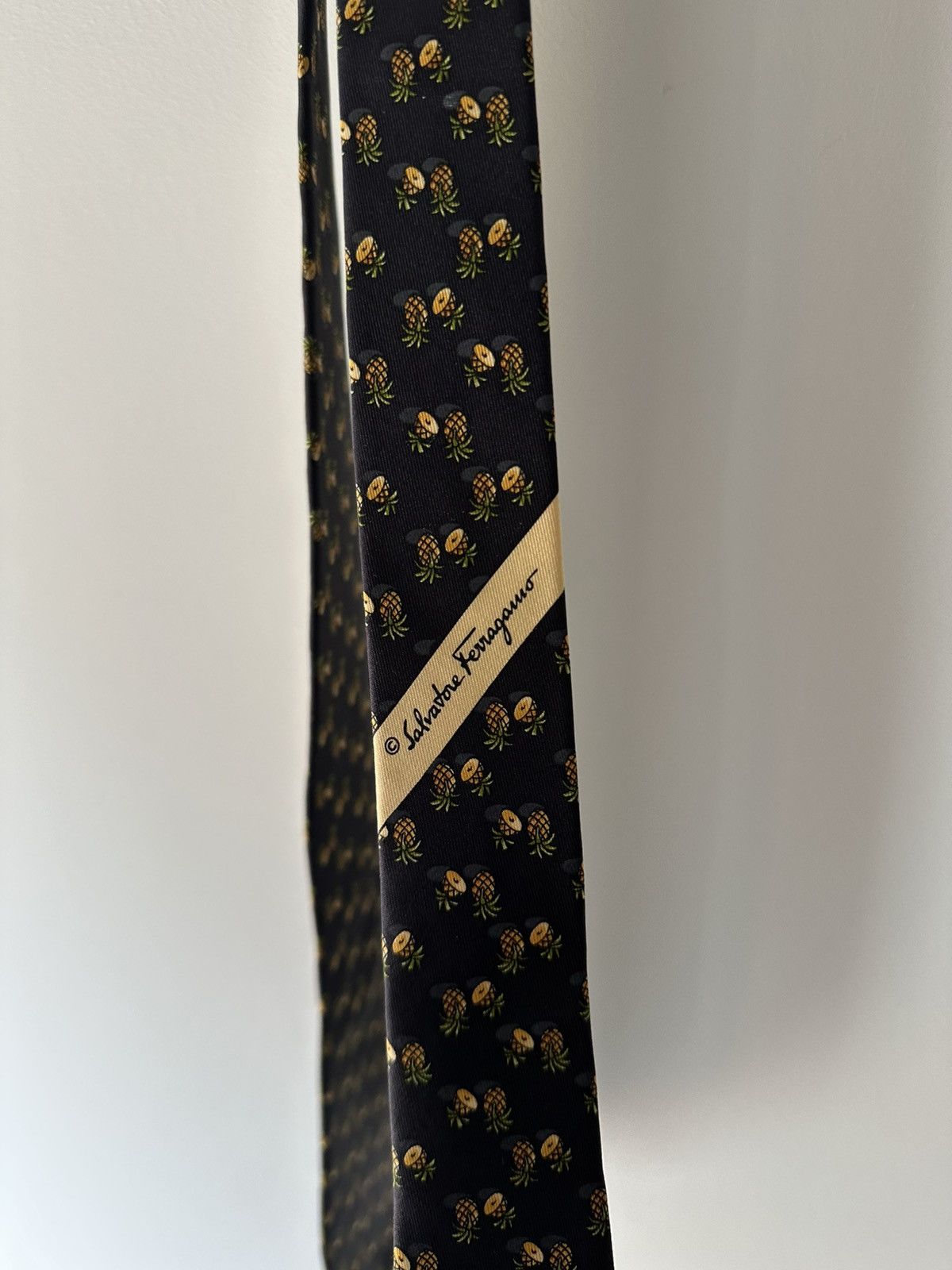 Salvatore Ferragamo Salvatore Ferragamo Silk Tie – Pineapple Print Made in Italy Size ONE SIZE - 5 Thumbnail