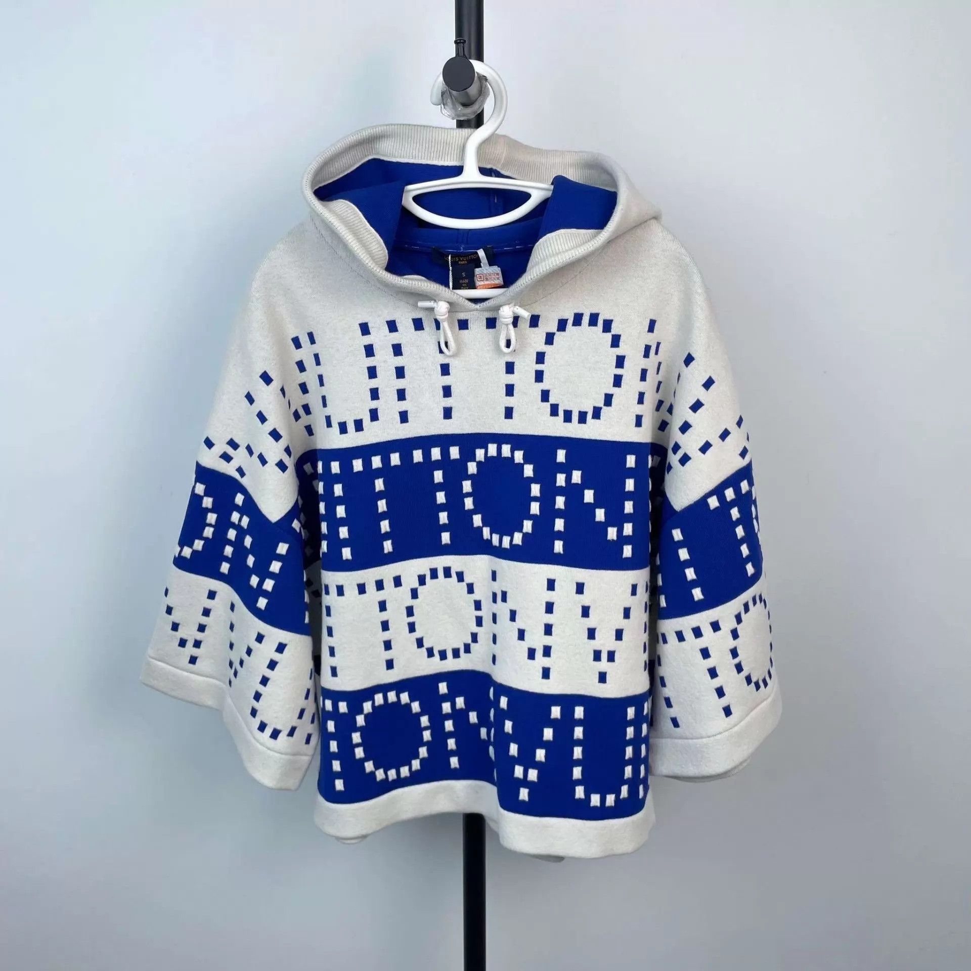 Louis Vuitton Lv Cotton Women's Sweatshirt & Short Set White S Size S / US 4 / IT 40 - 2 Thumbnail