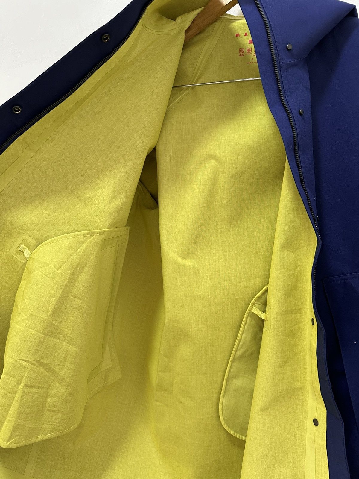 Marni Marni X Uniqlo RainCoat Jacket Design Size US S / EU 44-46 / 1 - 9 Thumbnail