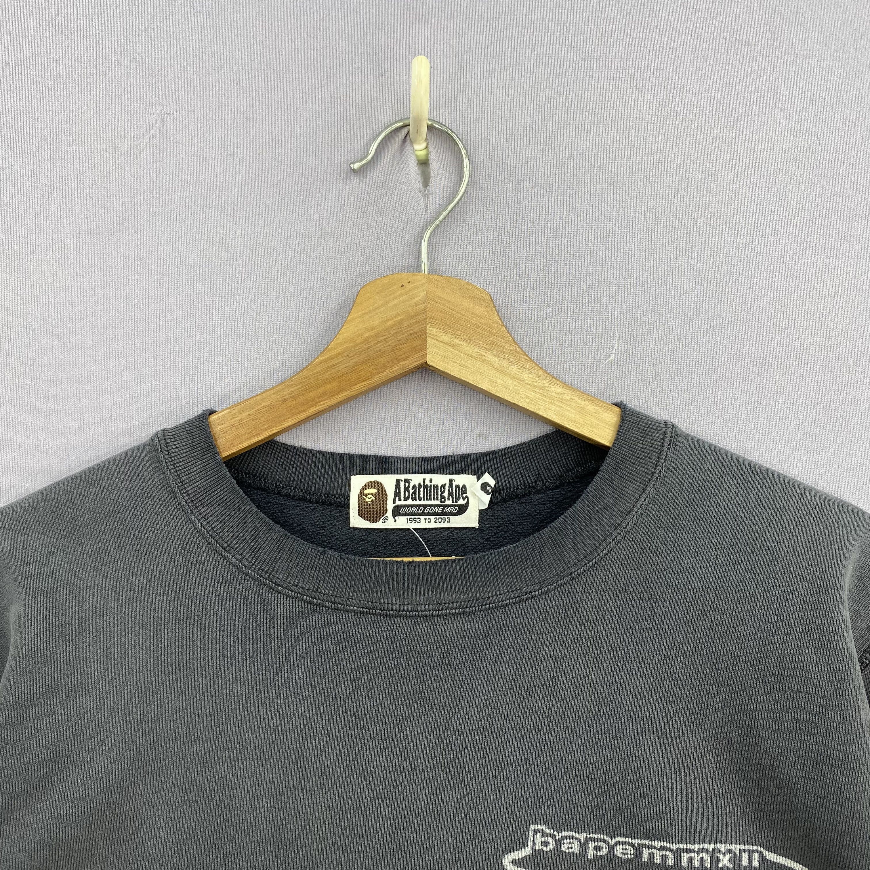 Bape Vintage BAPE A Bathing Ape Pullover Sweatshirt Nigo Era Size US M / EU 48-50 / 2 - 5 Thumbnail