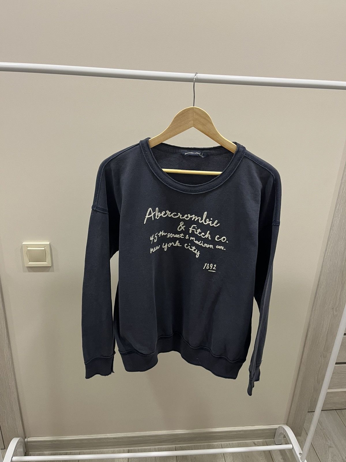 Abercrombie & Fitch Vintage Avangard Abercrombie Fitch Sweatshirt Crewneck Size US L / EU 52-54 / 3 - 1 Thumbnail