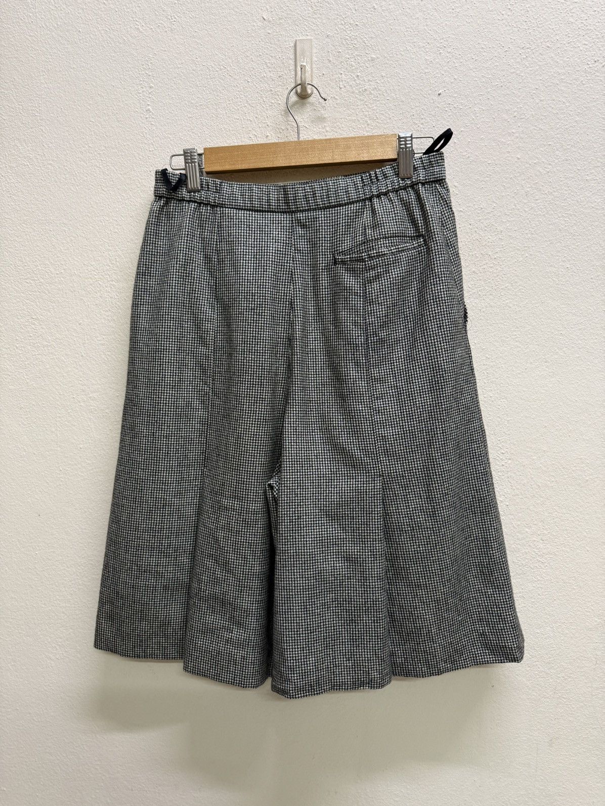 Ellesse Vintage Ellesse Golf Wide Leg Plated Wool Short Pants Size 26" / US 2 / IT 38 - 20 Thumbnail