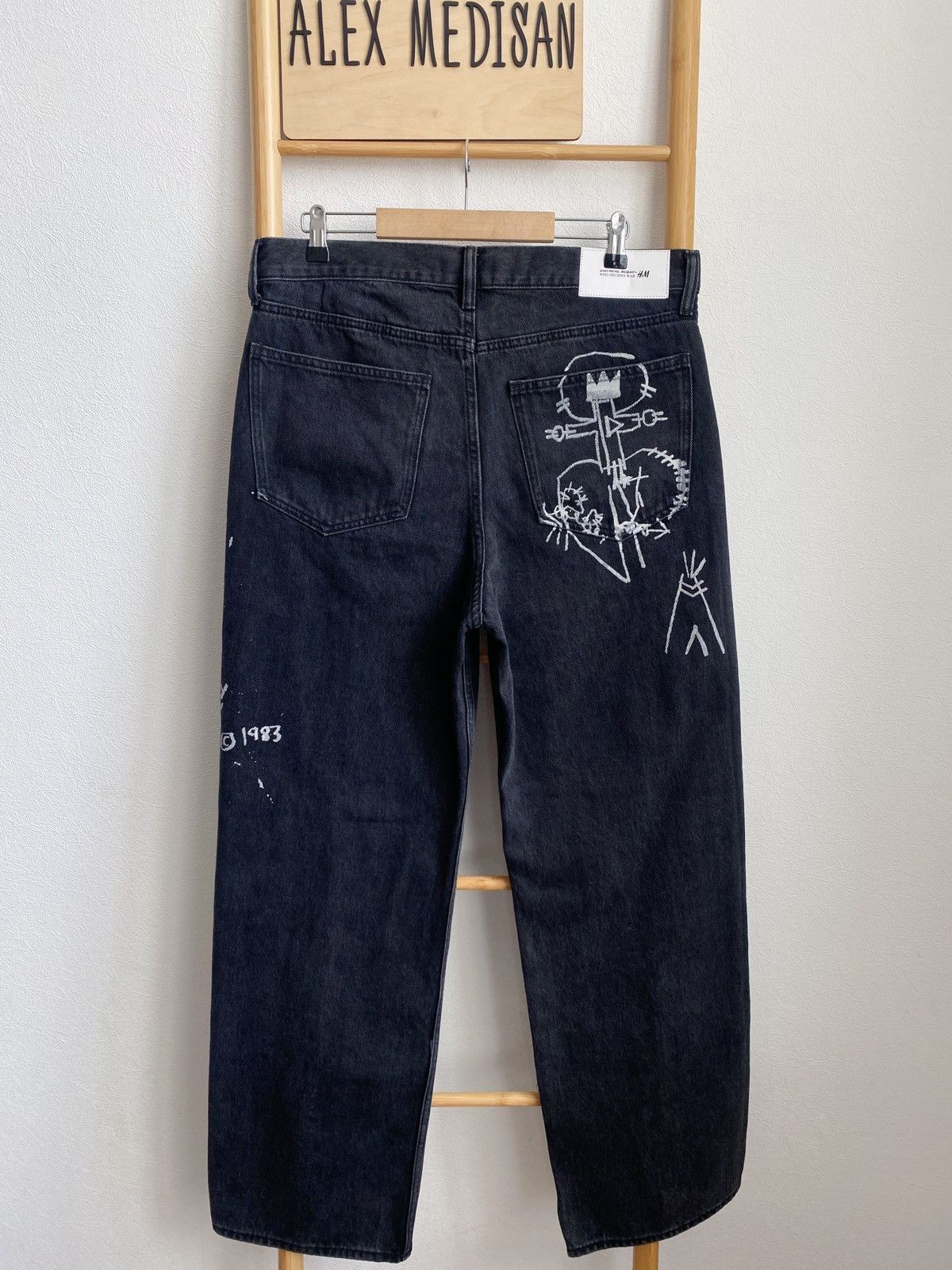 H&M × Jean-Michel Basquiat × Who Decides War Who Decides War Baggy denim jeans H&M x Basquiat x Ev&Tela Size US 32 / EU 48 - 12 Thumbnail