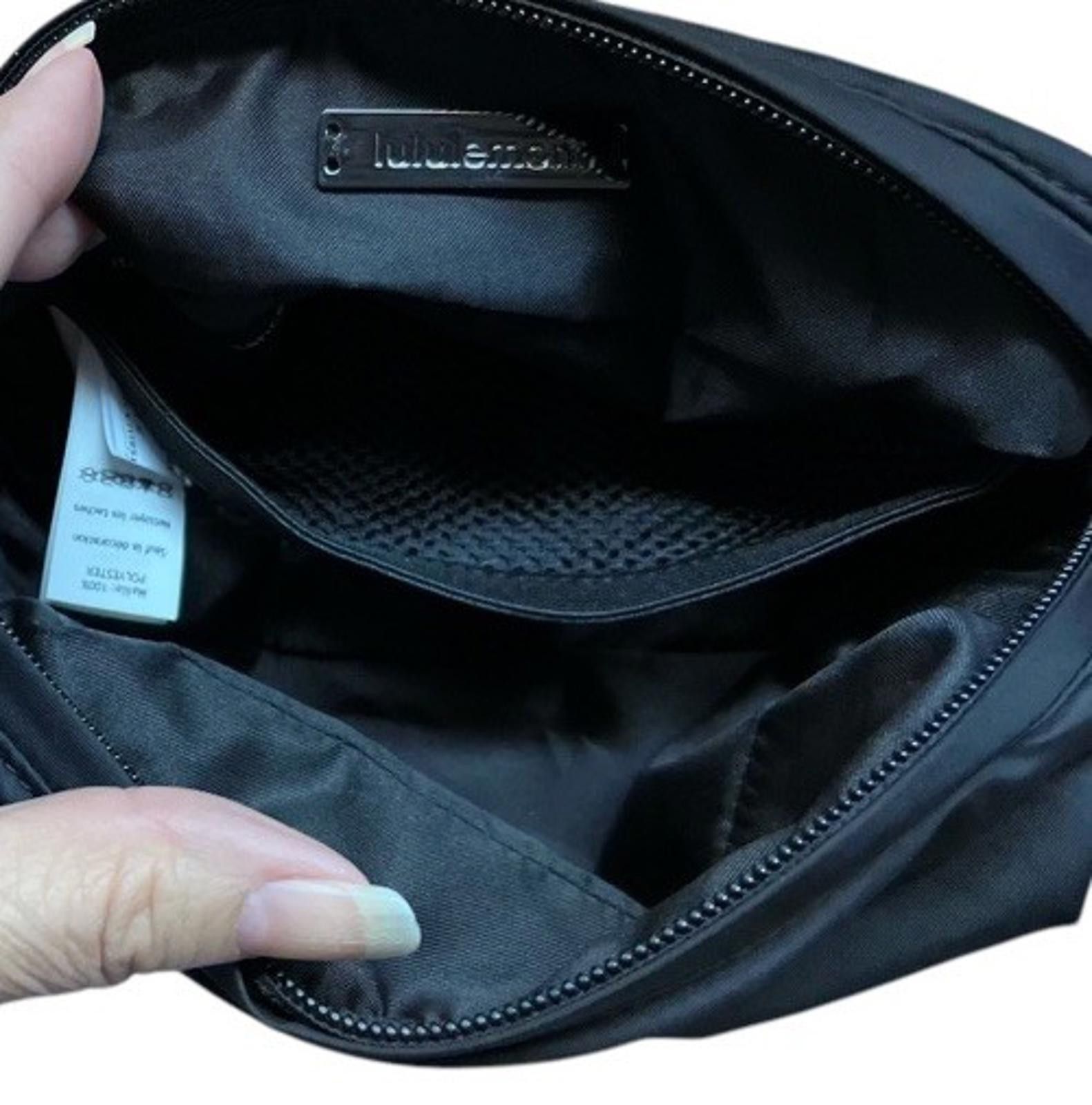 Lululemon NWT Lululemon Go Getter Zip Pouch Mini Velour ~ Black Size ONE SIZE - 5 Thumbnail