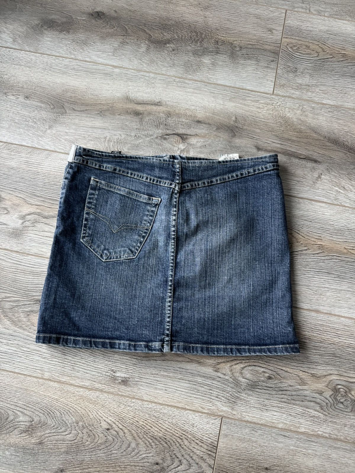 Versace Jeans Couture Versace Jeans Couture Y2k Mini Skirt Size 26" / US 2 / IT 38 - 10 Thumbnail