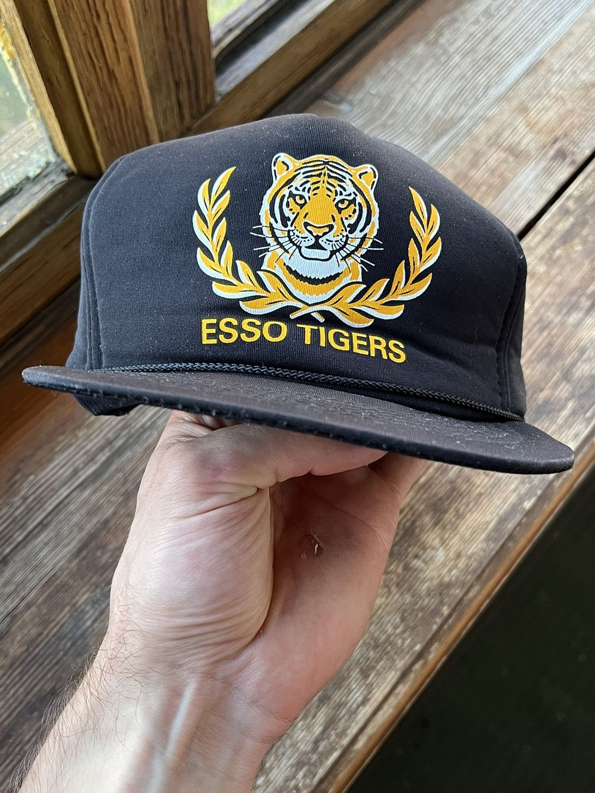Vintage Vintage Y2K Esso Tiger Trucker Hat Yellow Size ONE SIZE - 13 Thumbnail