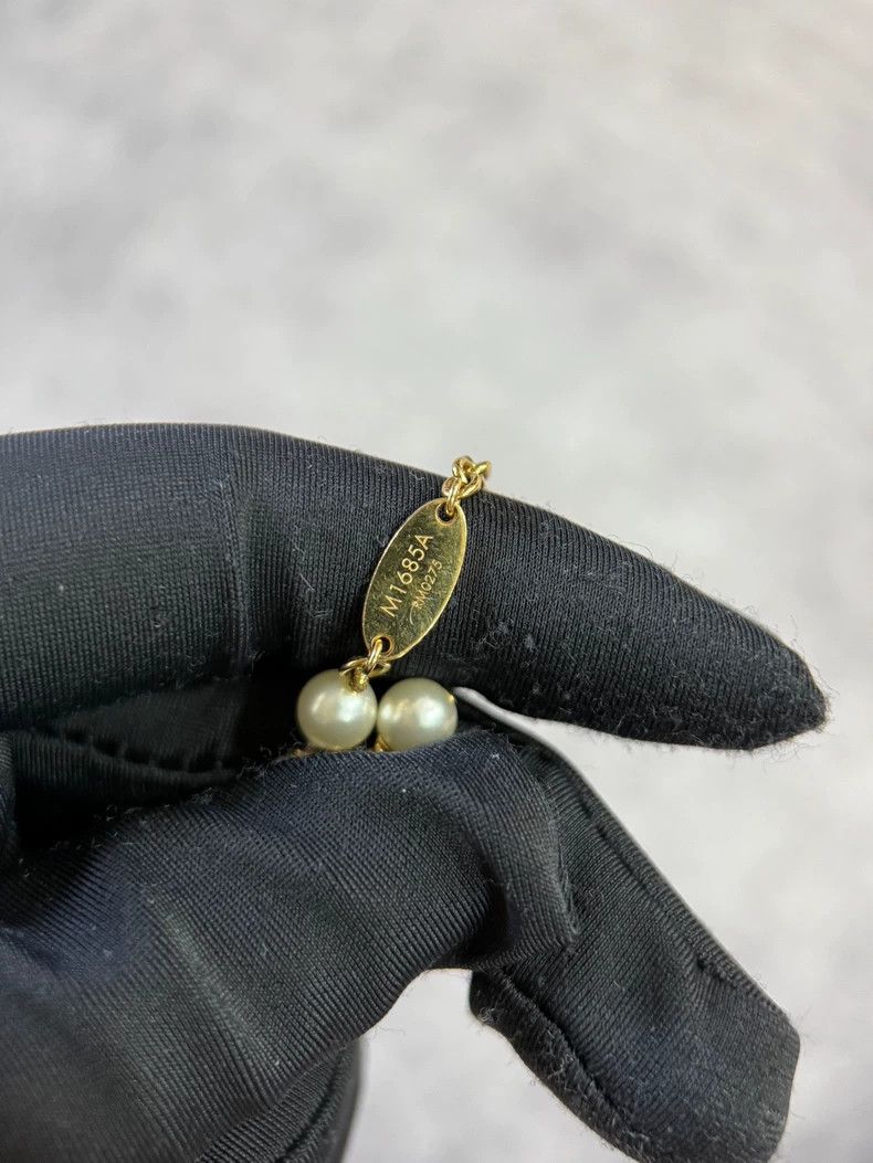 Louis Vuitton Louis Vuitton Three-flower Pearl Bracelet Size ONE SIZE - 4 Thumbnail