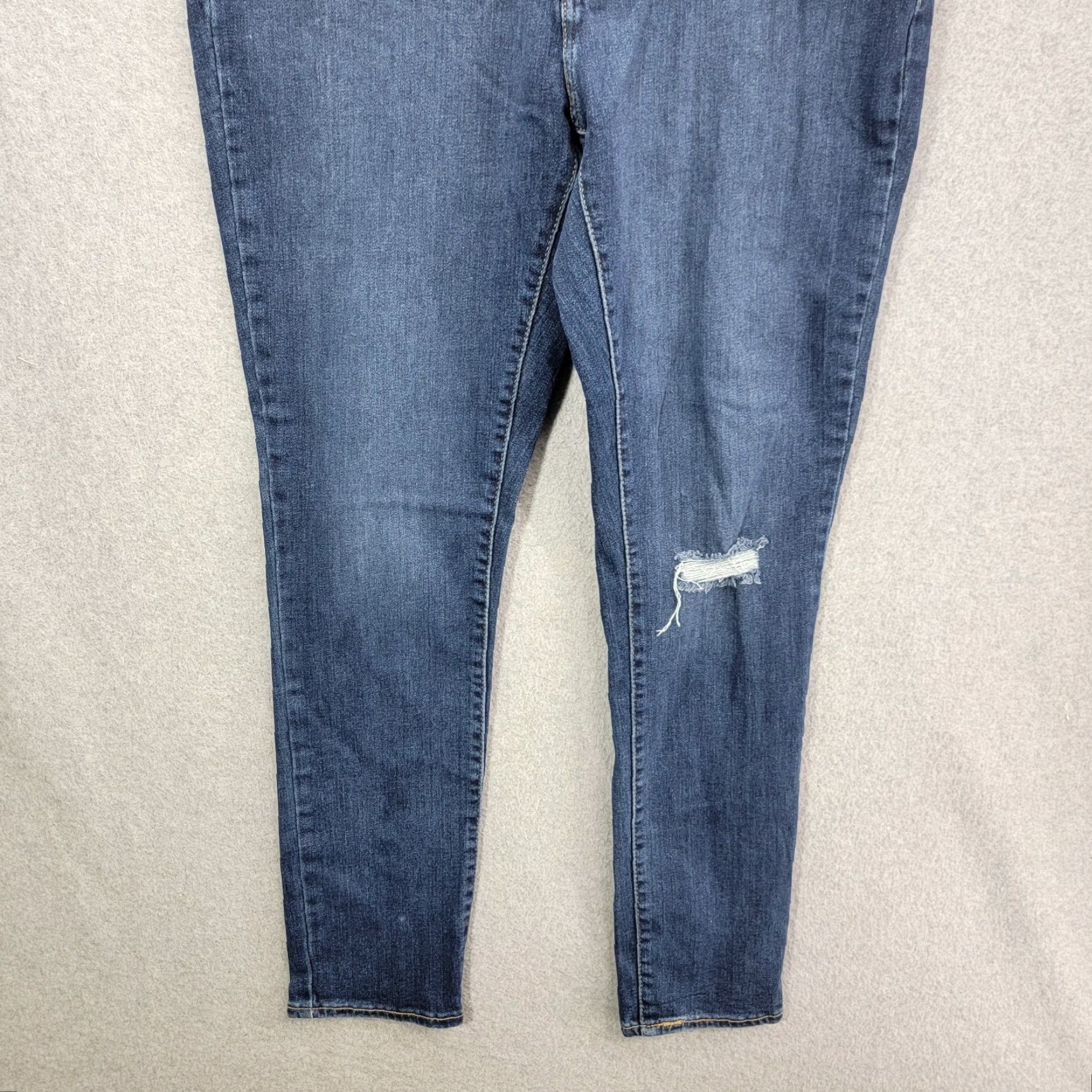 Levi's Levi's 311 Shaping Skinny Jeans Womens 32 Blue Medium Wash High Rise Regular Inseam 29 Comfort Pockets Denim 300 Series Size 24" / US 00 / IT 34 - 2 Thumbnail
