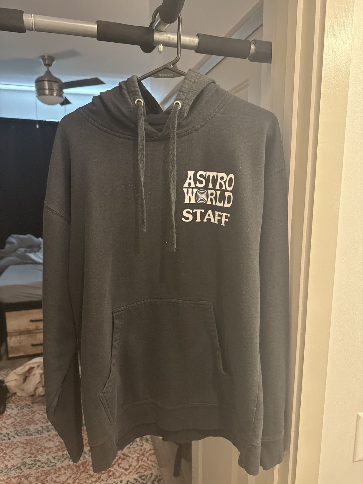 Travis Scott Astroworld Staff Hoodie Size US L / EU 52-54 / 3 - 1 Thumbnail