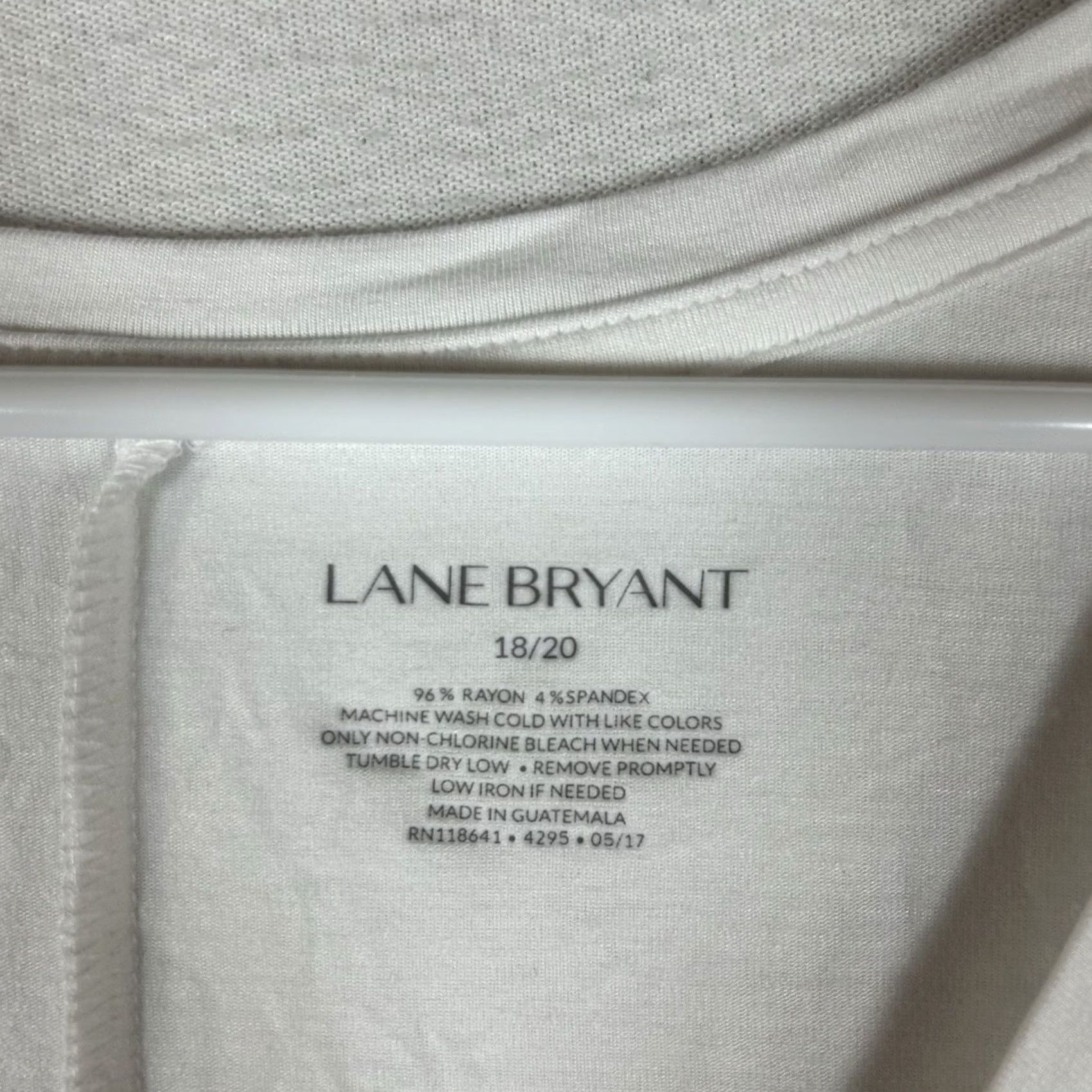 Vintage Lane Bryant Blouse Shirt Womens 18/20 White Sleeveless Lightweight Casual Knit Rayon Spandex VINTAGE? No Size XXL / US 16-18 / IT 52-54 - 3 Thumbnail