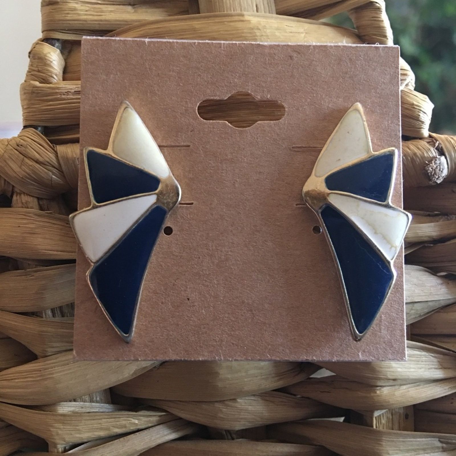 Vintage Vintage 80s navy/cream enamel fan pierced earrings Size ONE SIZE - 1 Thumbnail
