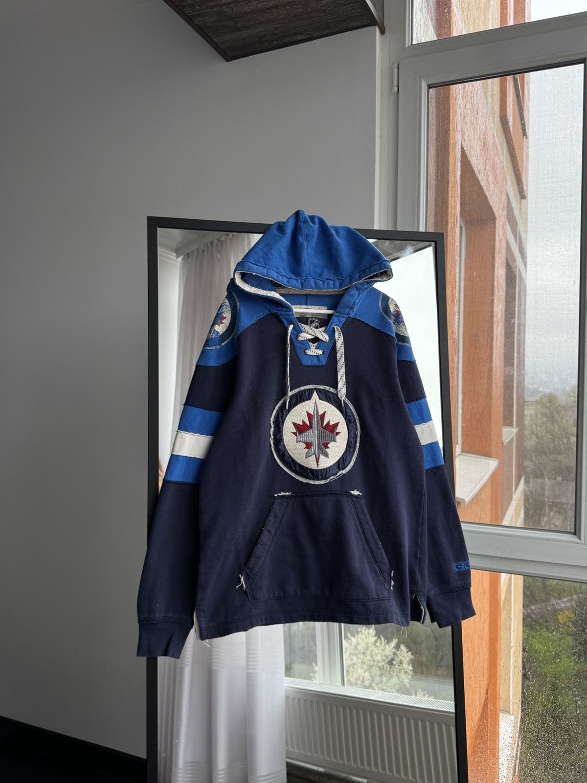 NHL × Vintage Vintage CCM NHL Winnipeg Jets Hockey Hoodie Size US M / EU 48-50 / 2 - 1 Thumbnail