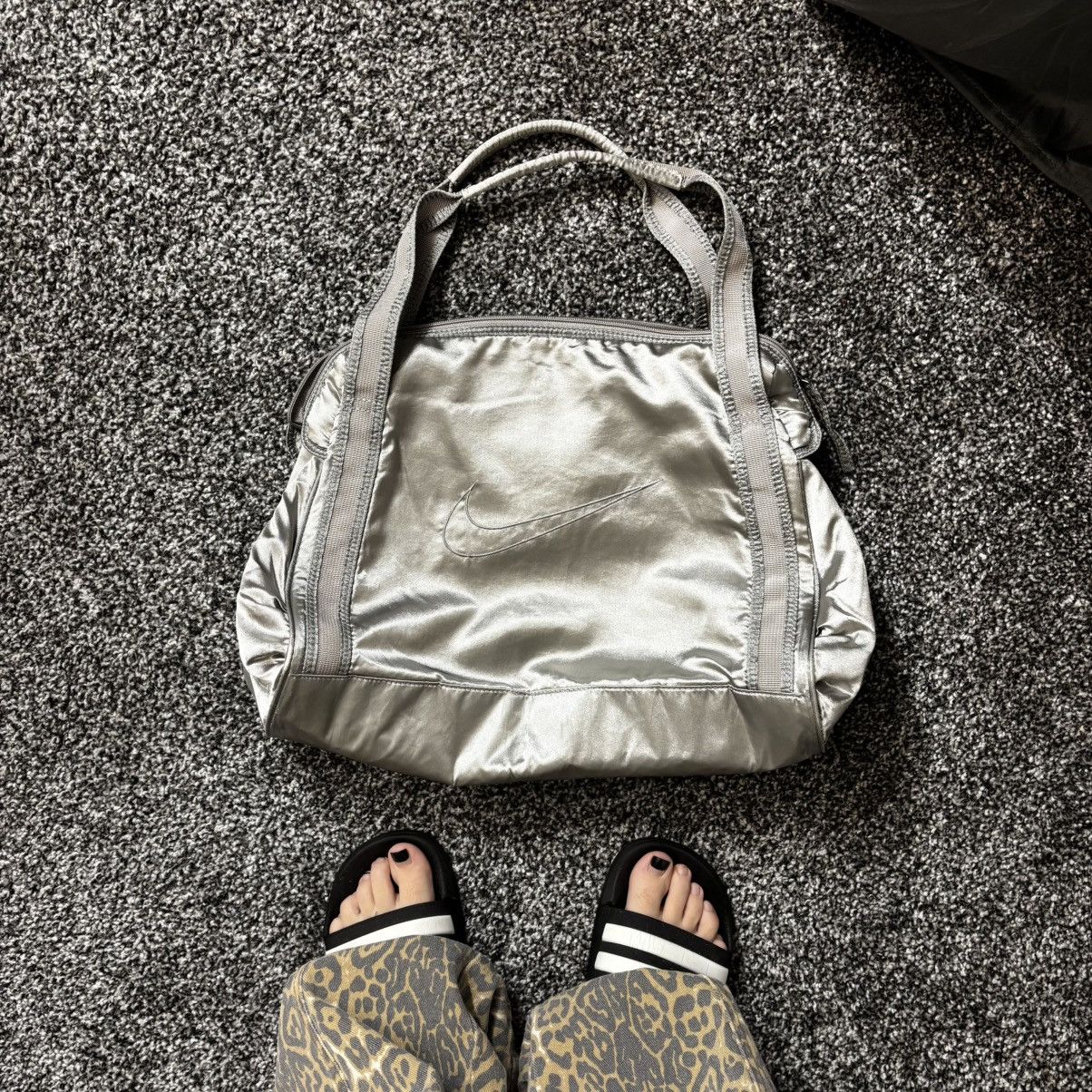 Nike Silver Nike Bag Mega Beauty Size ONE SIZE - 2 Thumbnail