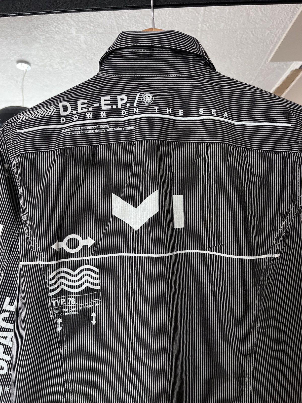 Diesel RARE Diesel DEPT. LIQUID SPACE Striped Button Up Shirt SZ M Size US M / EU 48-50 / 2 - 8 Thumbnail