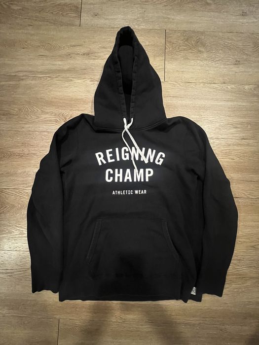 Reigning champ best sale gym logo hoodie