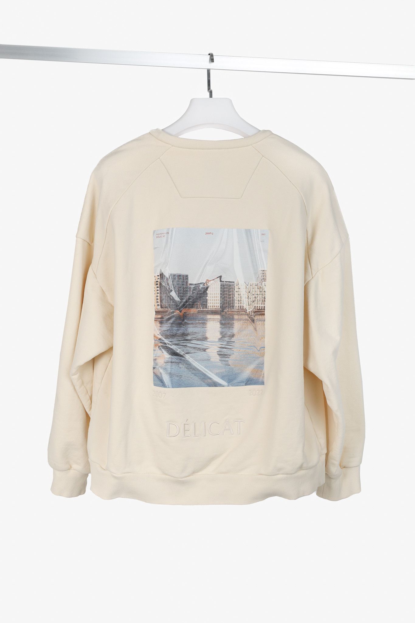 Juun.J JUUN.J Cream Cotton French-Terry Graphic Crewneck Sweatshirt Size US S / EU 44-46 / 1 - 2 Thumbnail