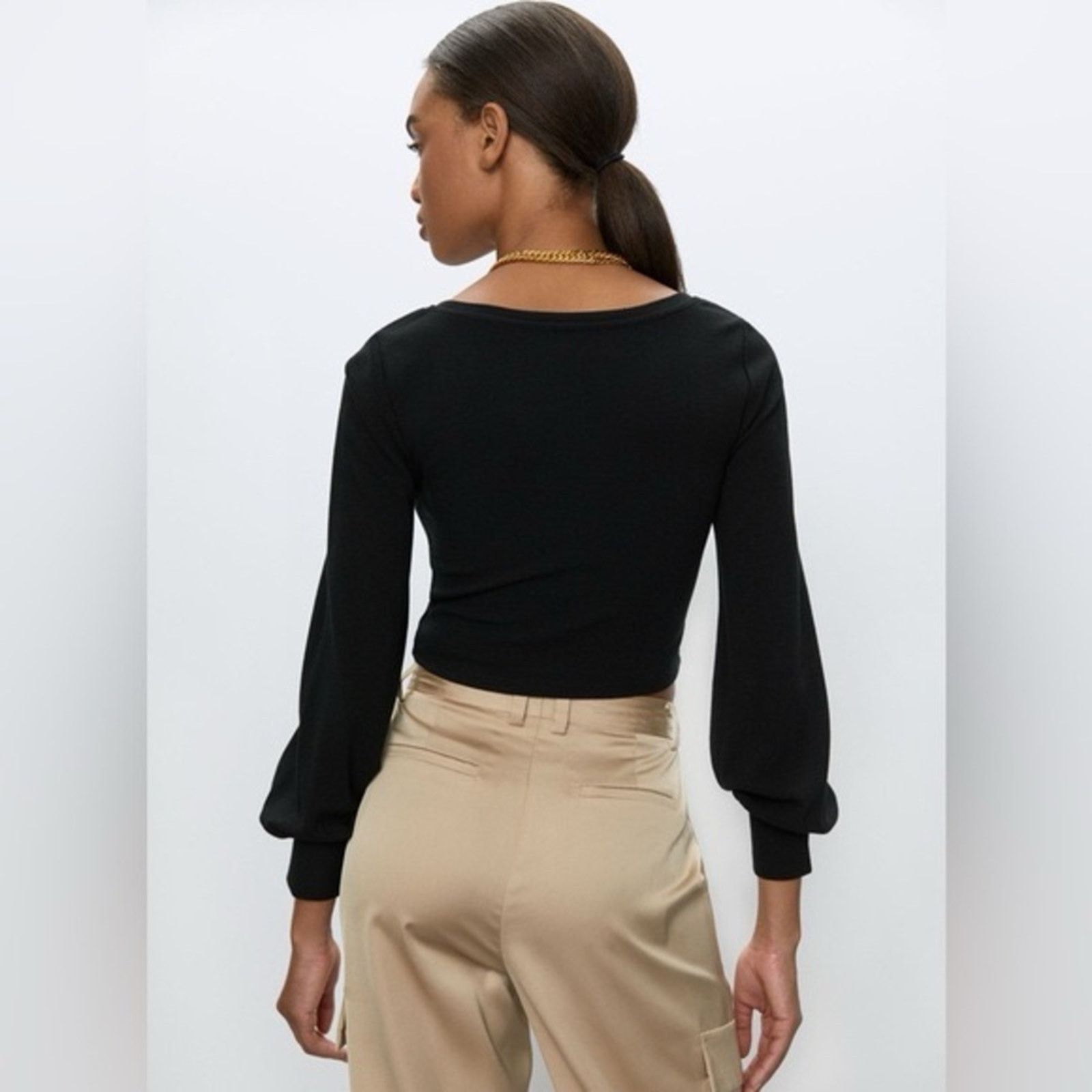 Aritzia Aritzia Babaton Paxton Cuffed Long Sleeve Crop Top Womens M Size M / US 6-8 / IT 42-44 - 2 Thumbnail