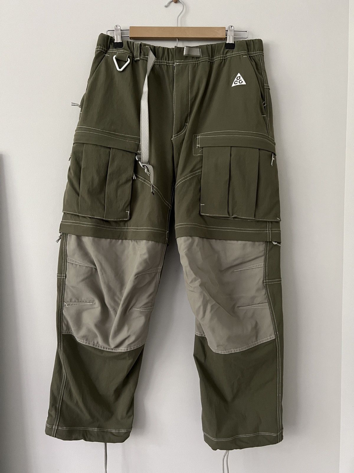 image of Nike Acg Transformer Pants in Green, Men's (Size 30)