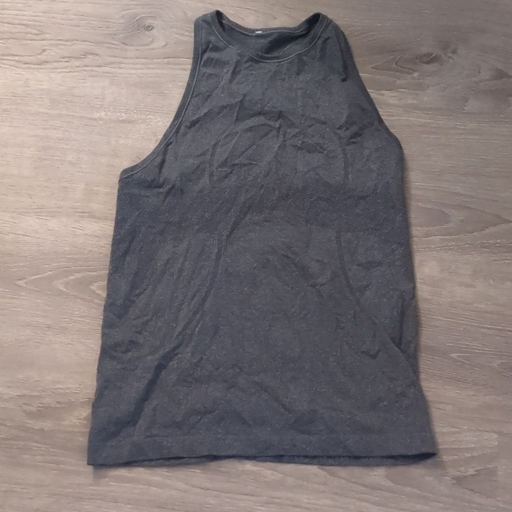 Lululemon gray swiftly size 8