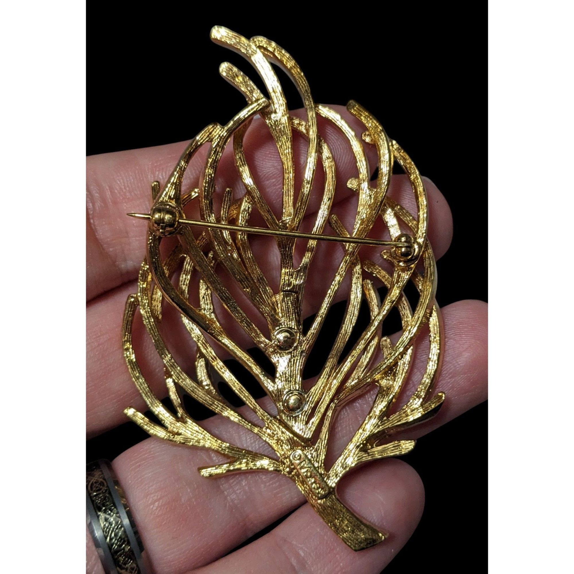 Monet Vintage Monet Gold Team Abstract Leaf Brooch Size ONE SIZE - 3 Thumbnail