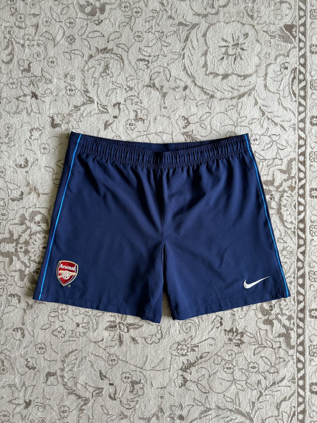 Nike Vintage Nike Arsenal Nylon Track Shorts Soccer Football Size US 36 / EU 52 - 1 Thumbnail