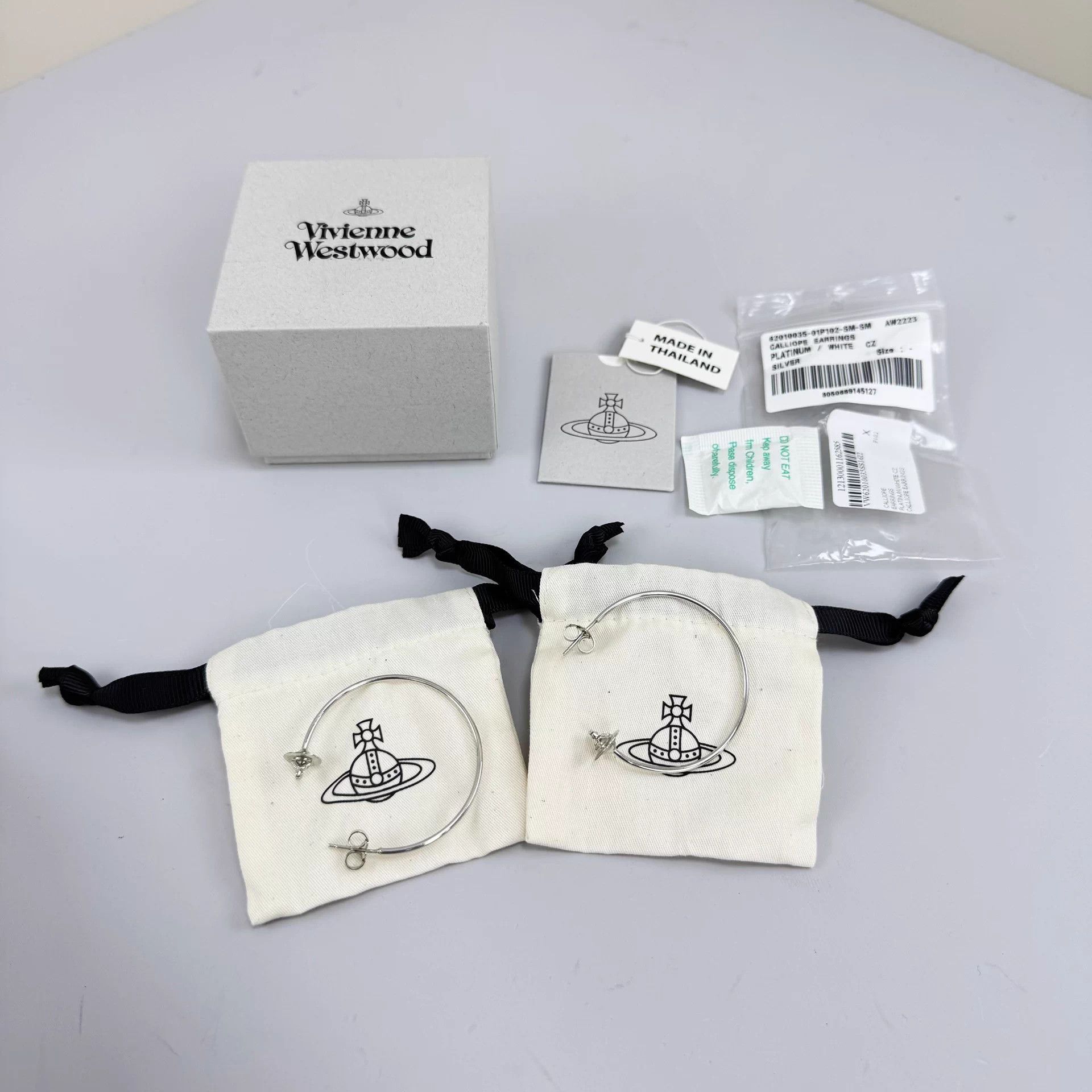 Vivienne Westwood Vivienne Westwood Silver Saturn Earrings 99 New Size ONE SIZE - 1 Thumbnail