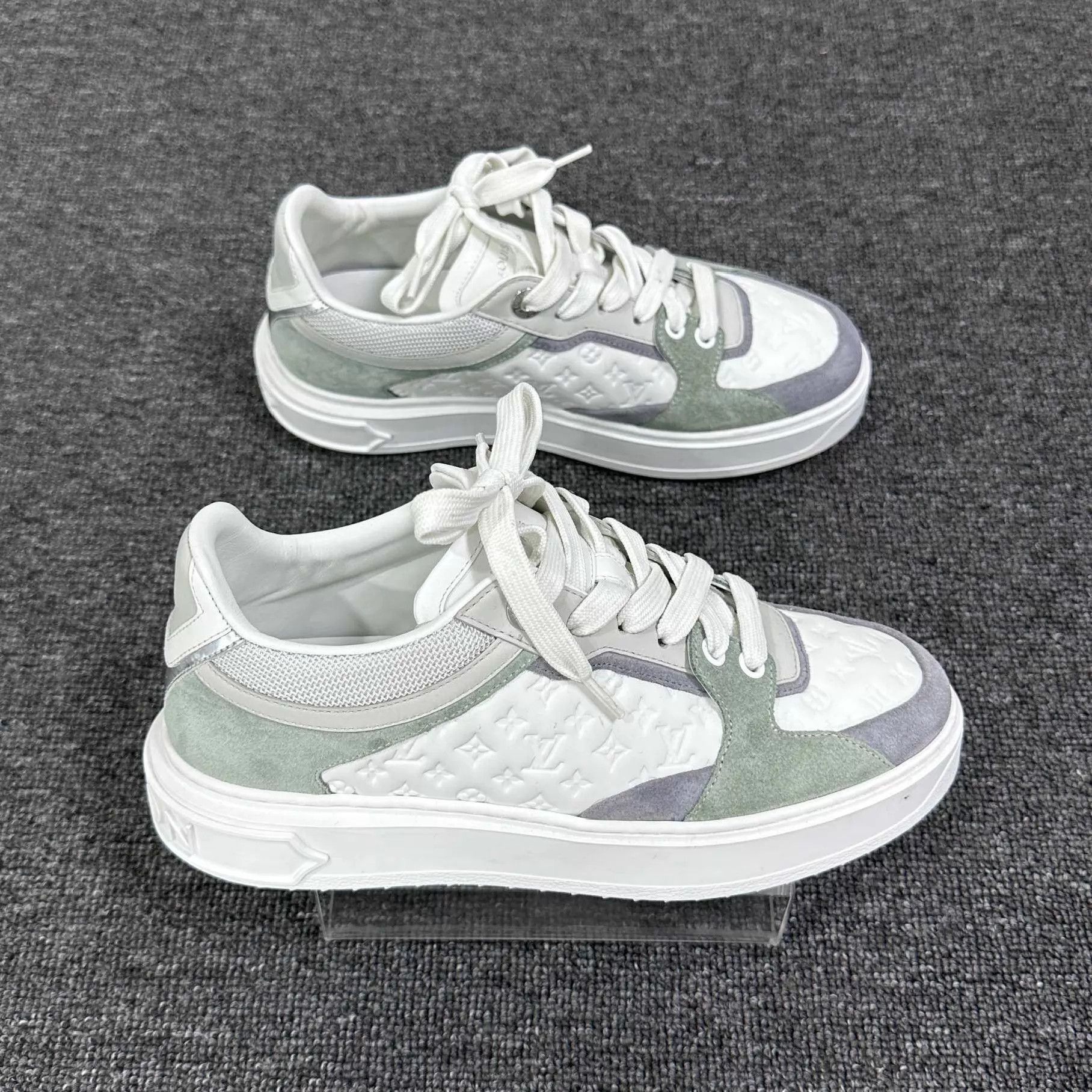 Louis Vuitton LV timeout gray all-over print sneaker 37 Size US 6.5 / IT 36.5 - 3 Thumbnail