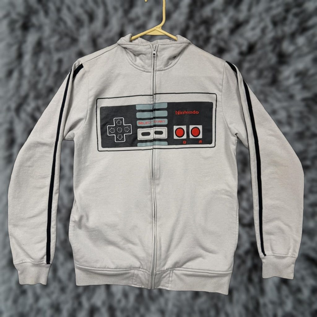 Nintendo Nintendo Sweatshirt Mens Medium Gray NES Controller Full Zip Fleece Retro Gaming - Graphic Print, Pockets, Zip Closure, 80s Geek Nerd Theme Size US M / EU 48-50 / 2 - 1 Thumbnail